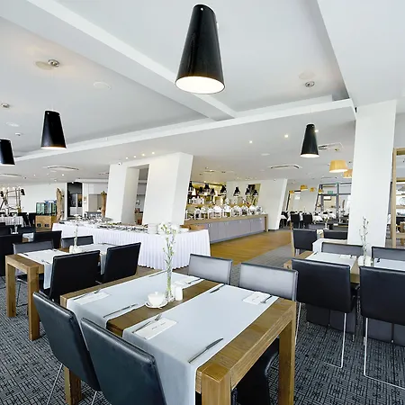 兹德罗约瓦海洋酒店 5* 科沃布热格