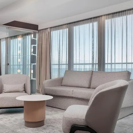 兹德罗约瓦海洋酒店 酒店 科沃布热格