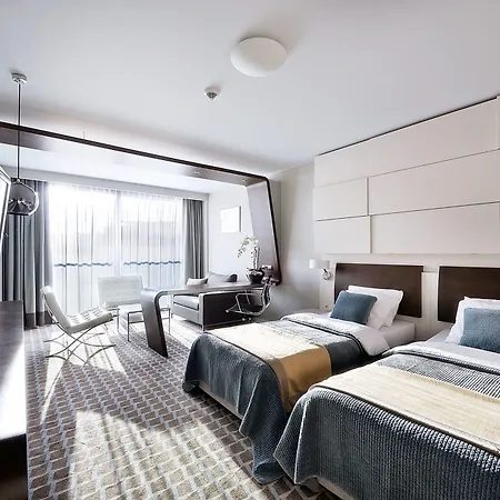 Otel Marine By Zdrojowa 5*