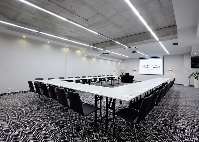 Marine By Zdrojowa מלון קולובז'ג