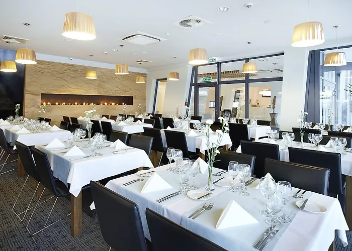 Marine By Zdrojowa מלון 5*