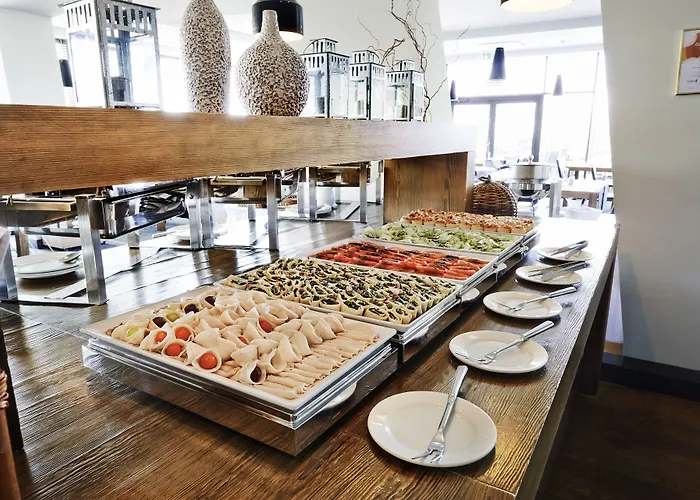 Marine By Zdrojowa מלון 5*