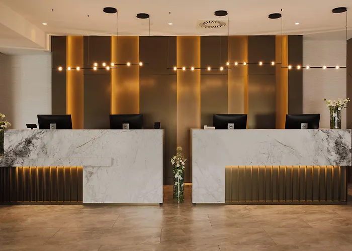 מלון Marine By Zdrojowa קולובז'ג